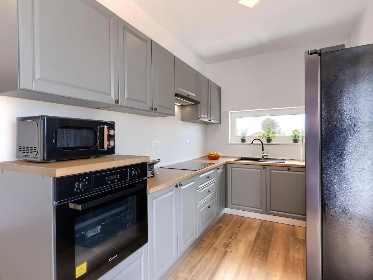 Holiday Home Villa Dora By Interhome Póla