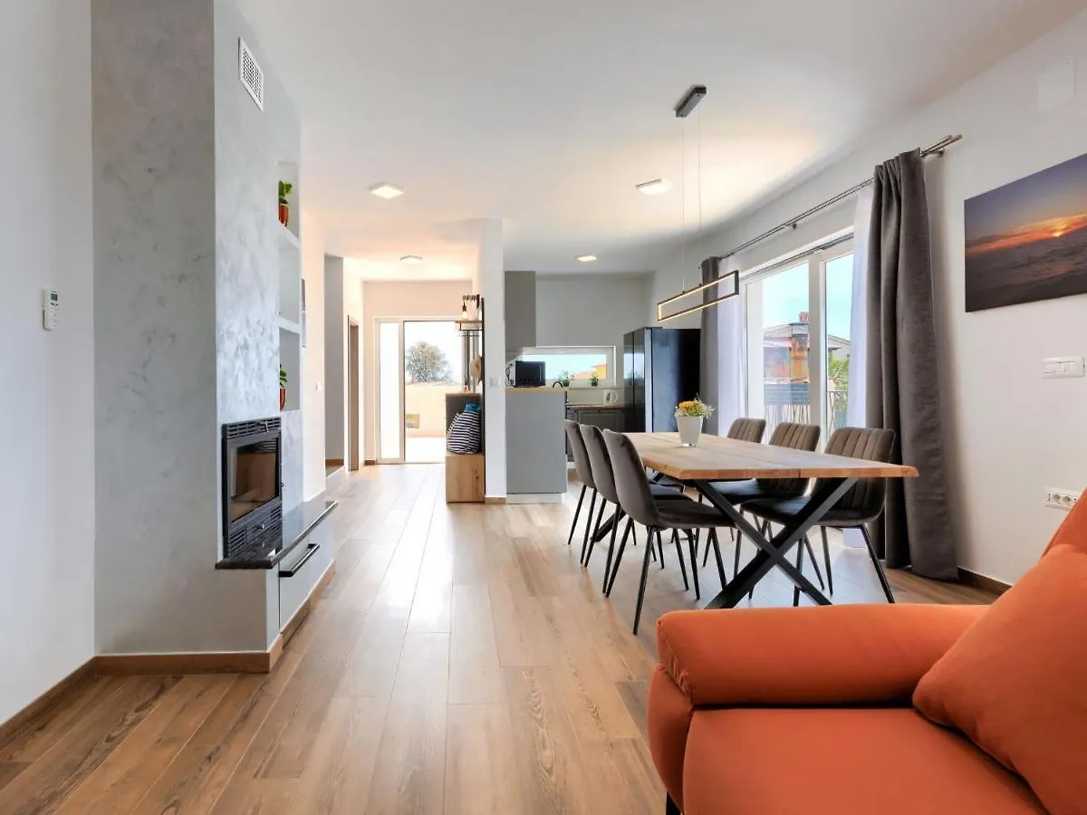 Holiday Home Villa Dora By Interhome Pola