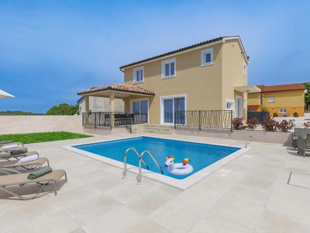 Holiday Home Villa Dora By Interhome Pula