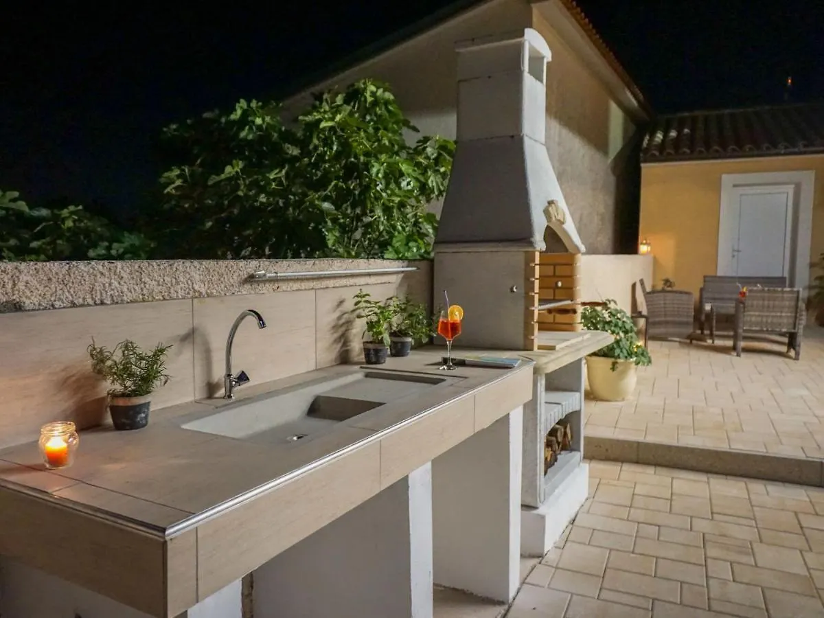 Holiday Home Villa Dora By Interhome Pula